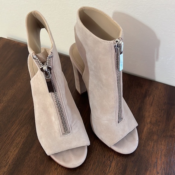 Kendall & Kylie suede ankle boots with zipper - Picture 4 of 6